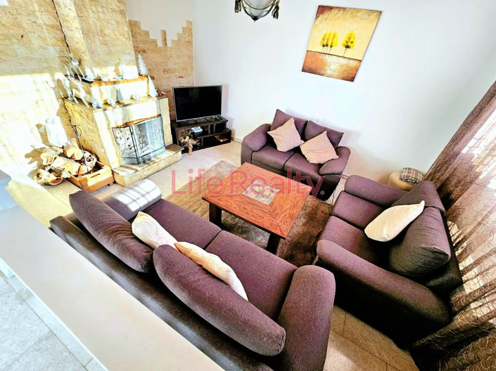 Image No.2-7 Bed House for sale