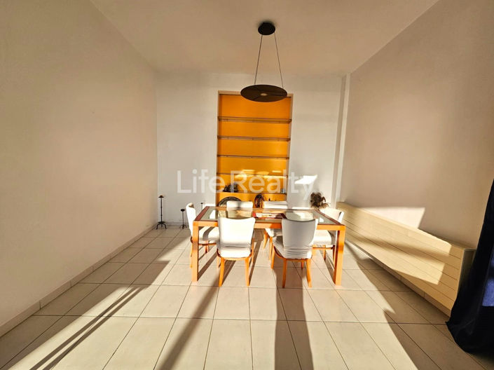 Image No.10-6 Bed House for sale