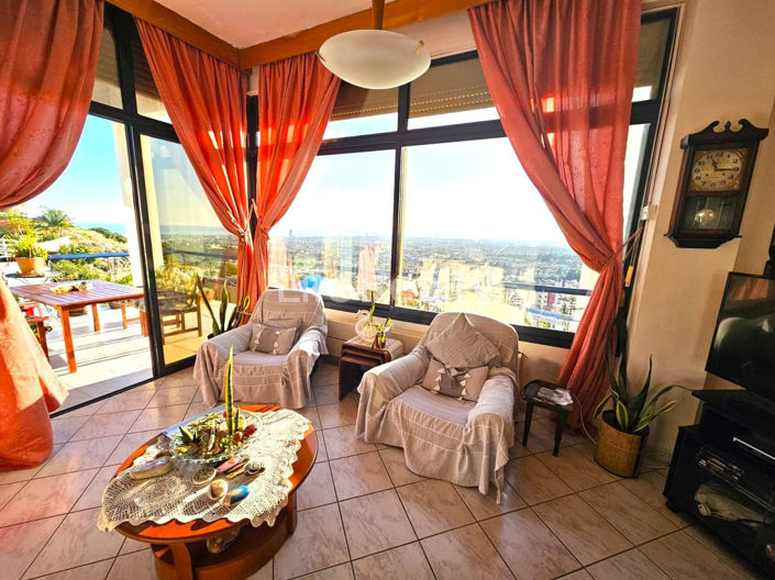 Image No.6-6 Bed House for sale