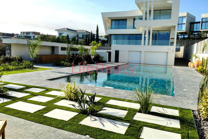 Image No.2-Maison de 6 chambres à vendre à Germasogeia