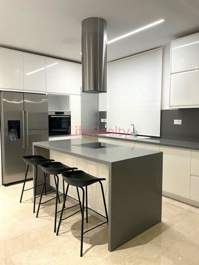 Image No.15-4 Bed House for sale