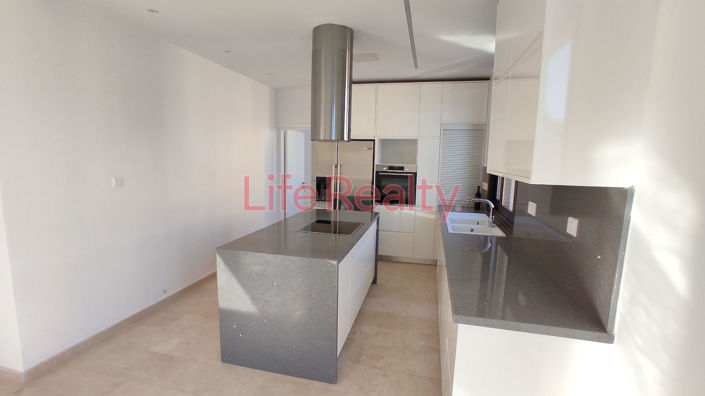 Image No.16-4 Bed House for sale