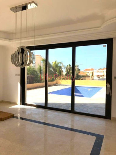 Image No.22-4 Bed House for sale