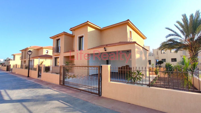 Image No.23-4 Bed House for sale