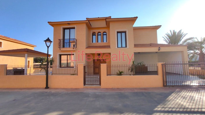 Image No.24-4 Bed House for sale