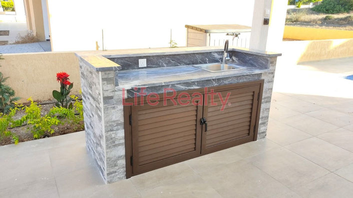 Image No.25-4 Bed House for sale