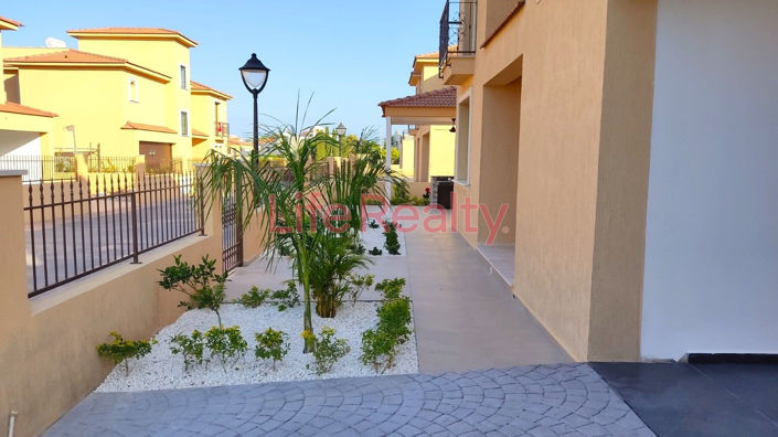 Image No.26-4 Bed House for sale