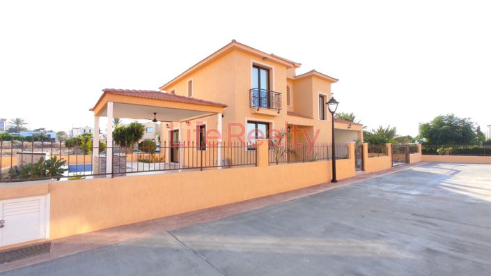 Image No.29-4 Bed House for sale