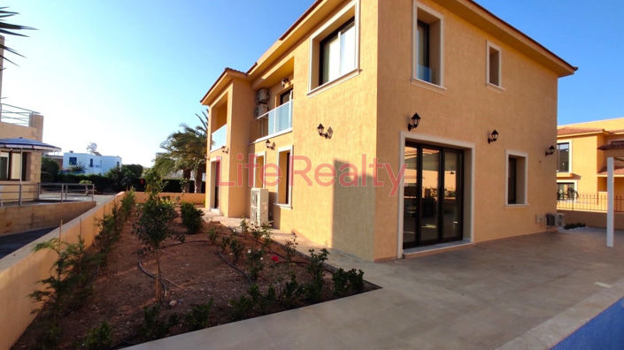 Image No.30-4 Bed House for sale