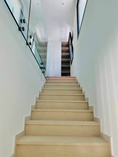 Image No.12-3 Bed House for sale