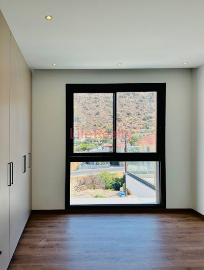 Image No.16-3 Bed House for sale