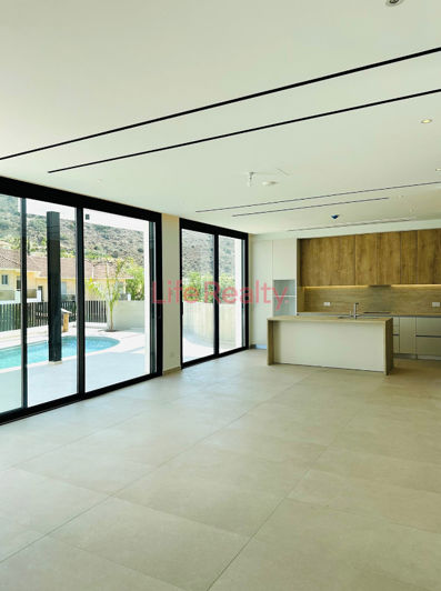 Image No.6-3 Bed House for sale