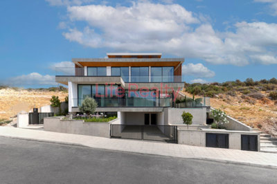 5 Bed House for sale