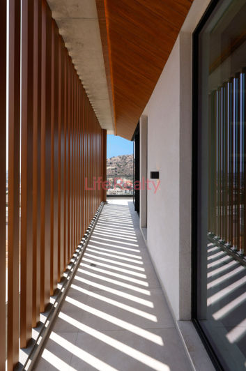 Image No.16-5 Bed House for sale