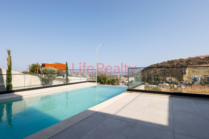 Image No.3-5 Bed House for sale