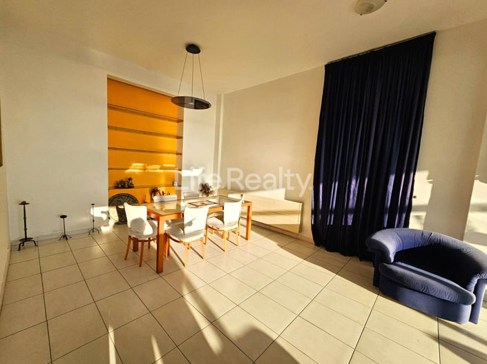 Image No.11-6 Bed Property for sale