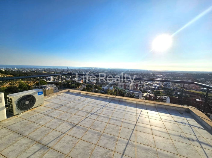 Image No.28-6 Bed Property for sale