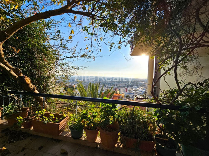 Image No.29-6 Bed Property for sale