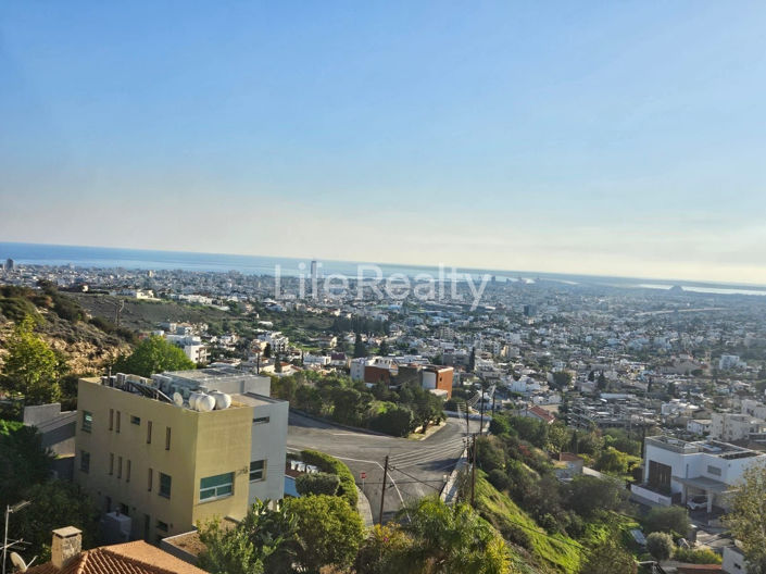 Image No.31-6 Bed Property for sale