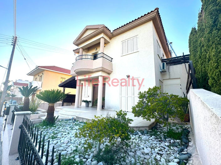 Image No.2-4 Bed House for sale