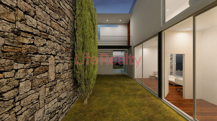 Image No.8-5 Bed House for sale