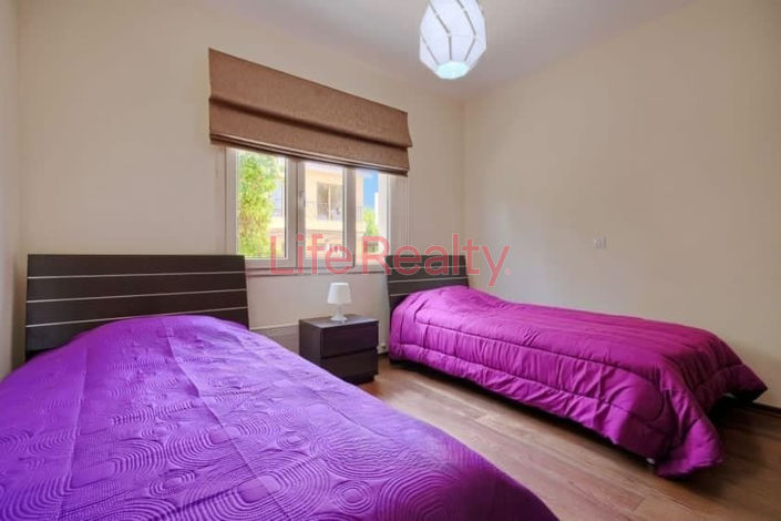 Image No.19-6 Bed House for sale
