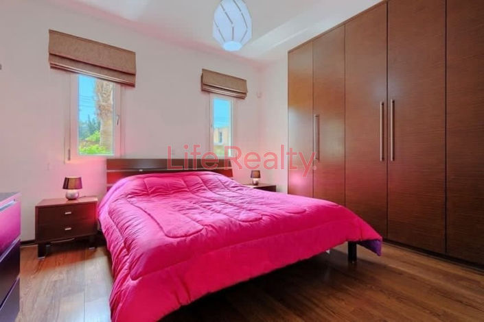 Image No.25-6 Bed House for sale