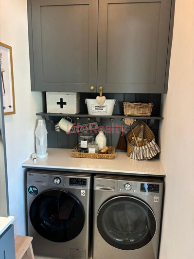 Image No.8-3 Bed House for sale