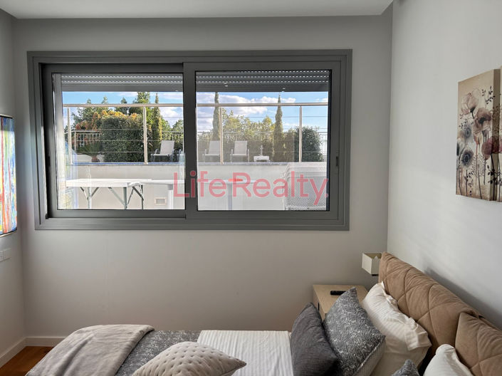 Image No.19-7 Bed House for sale