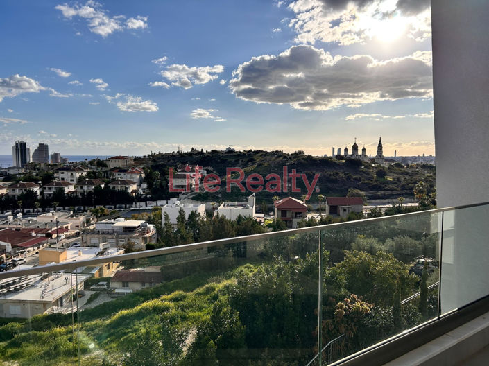 Image No.30-7 Bed House for sale