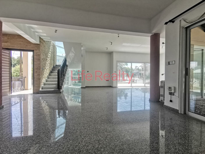 Image No.12-5 Bed House for sale