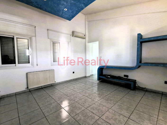 Image No.18-5 Bed House for sale