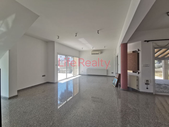 Image No.6-5 Bed House for sale