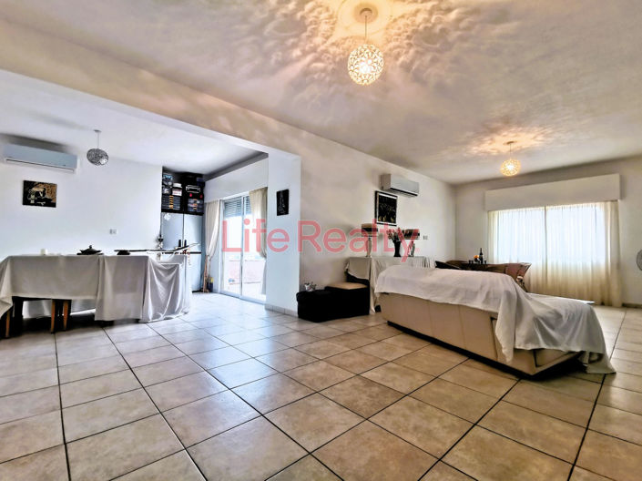 Image No.1-Appartement de 3 chambres à vendre à Mesa Geitonia