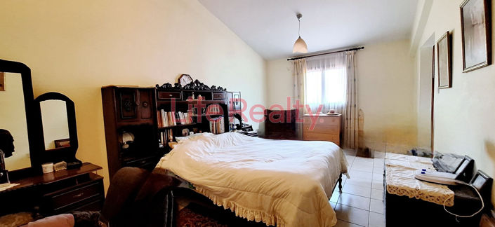 Image No.10-3 Bed House for sale