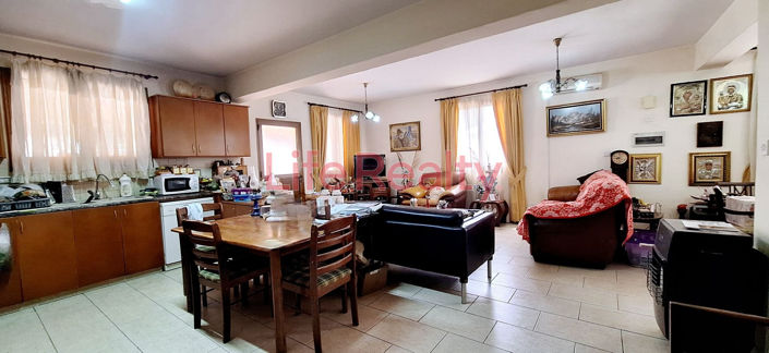 Image No.6-3 Bed House for sale