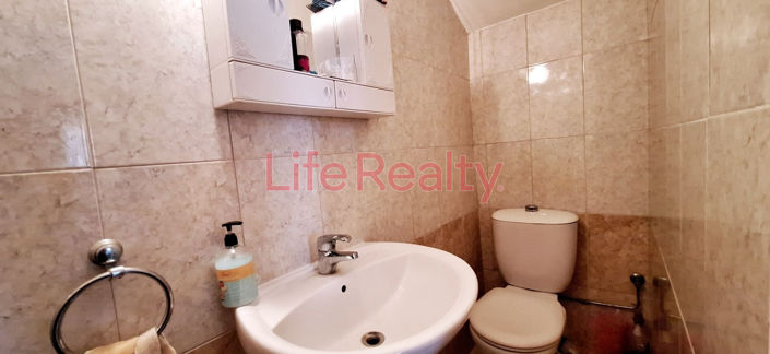 Image No.8-3 Bed House for sale