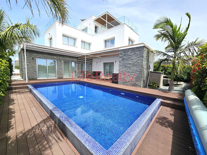 Image No.1-7 Bed House for sale