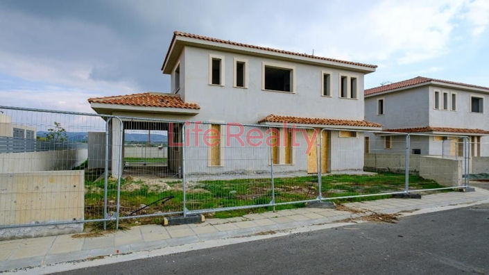 Image No.1-3 Bed House for sale