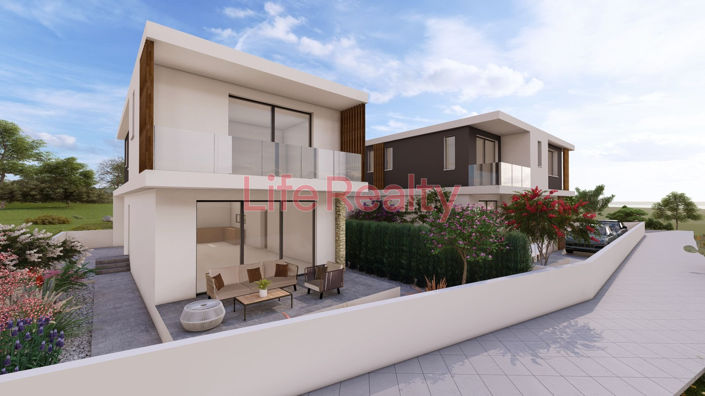 Image No.18-3 Bed House for sale