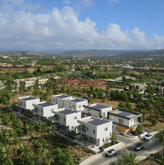 Image No.12-3 Bed House for sale