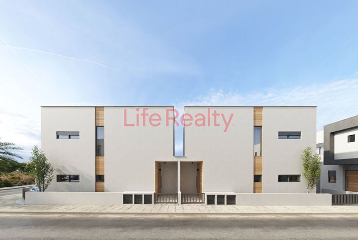 Image No.1-3 Bed House for sale