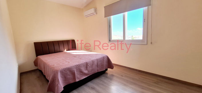 Image No.11-3 Bed House for sale