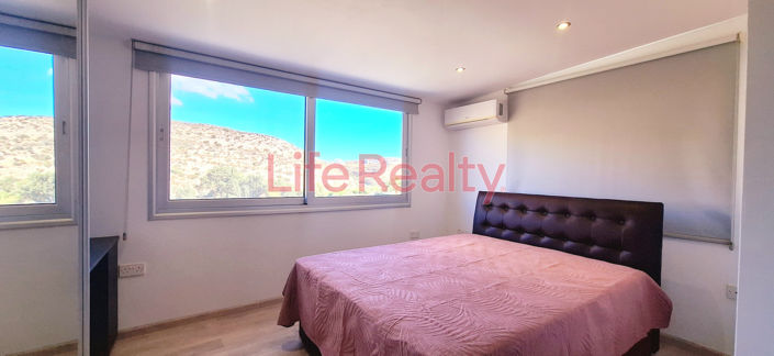 Image No.15-3 Bed House for sale