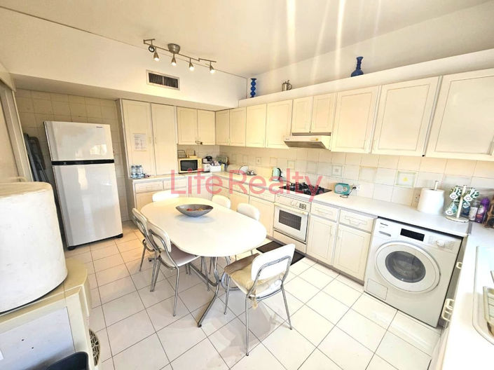 Image No.6-Appartement de 4 chambres à vendre à Agios Athanasios