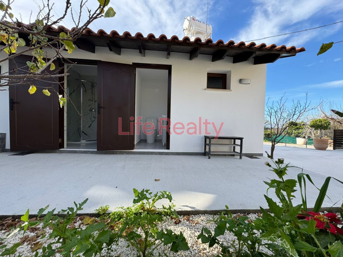 Image No.10-2 Bed House for sale