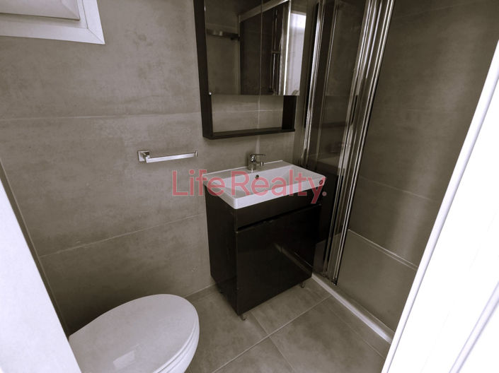 Image No.12-9 Bed Property for sale