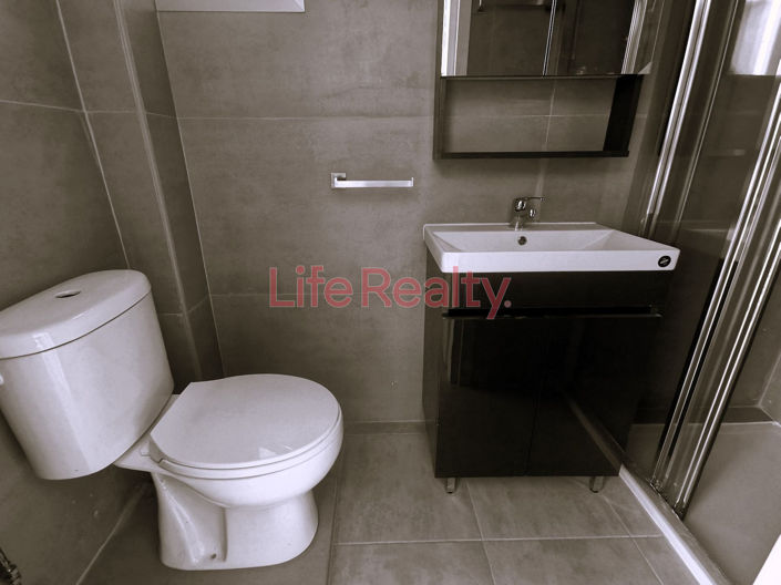 Image No.13-9 Bed Property for sale