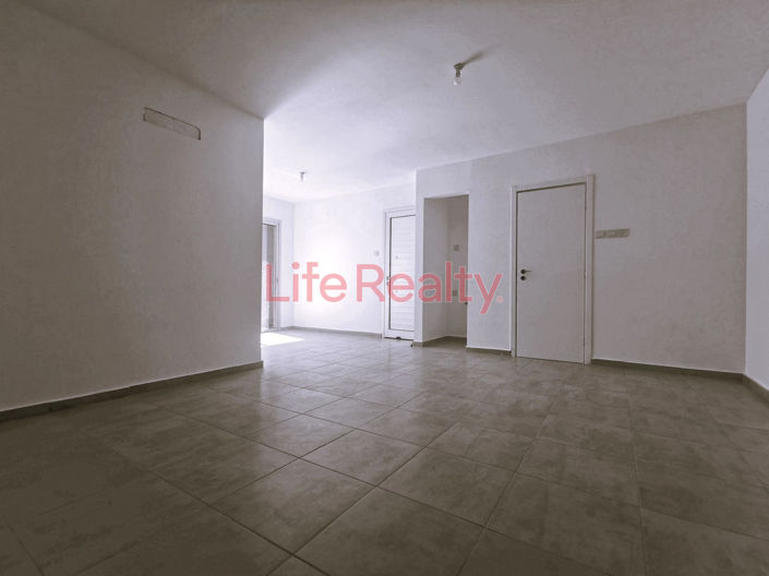 Image No.6-9 Bed Property for sale