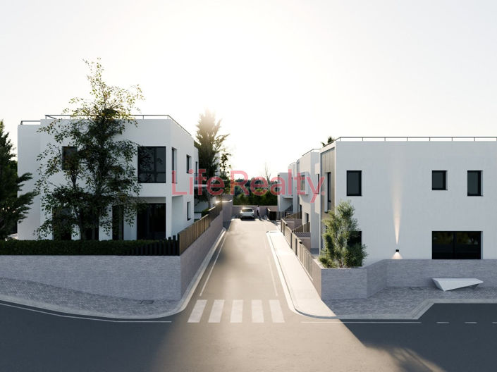 Image No.3-3 Bed House for sale